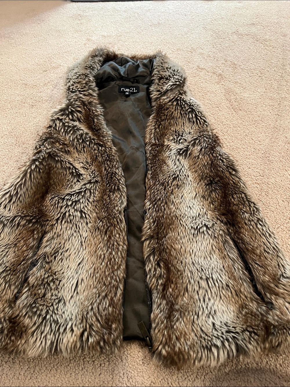 rue21 Faux Fur Teddy sleeveless Vest in Brown Mix L/XL